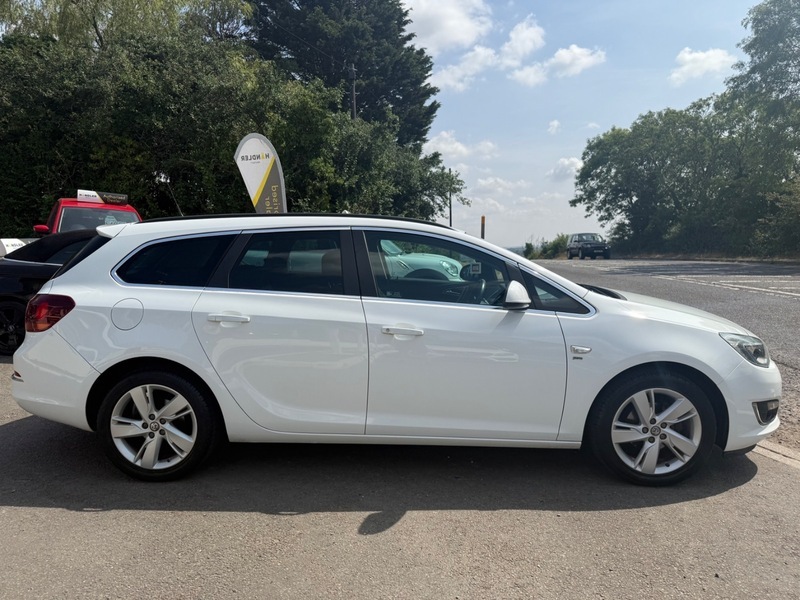 Vauxhall Astra Sri White #4