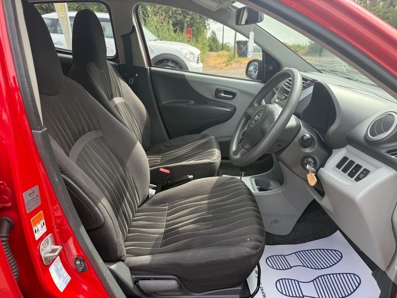 Nissan Pixo N-tec Silver #16