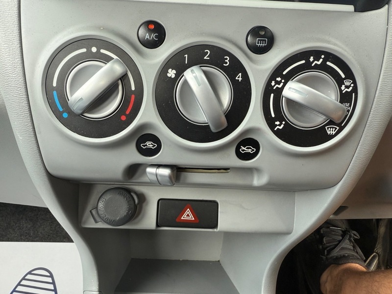 Nissan Pixo N-tec Silver #20