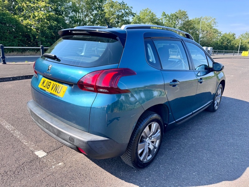 Peugeot 2008 Active Green #4