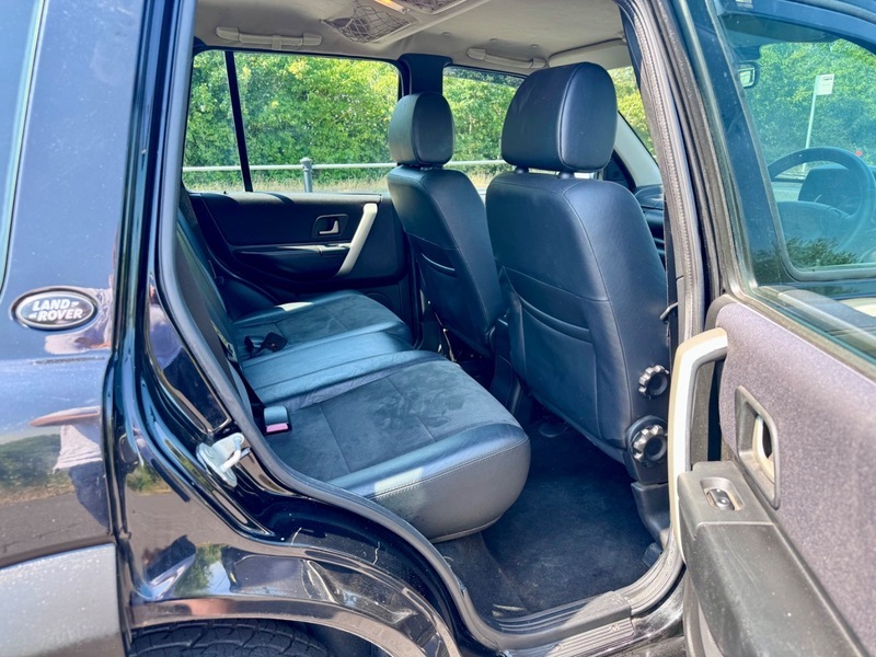 Land Rover Freelander Black #12
