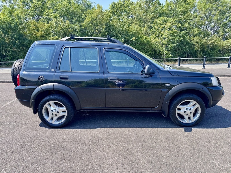 Land Rover Freelander Black #7