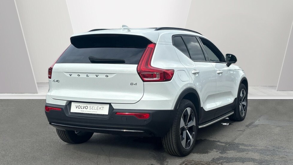 Volvo XC40 Ultimate, B4 Mild Hybrid, Dark White #2