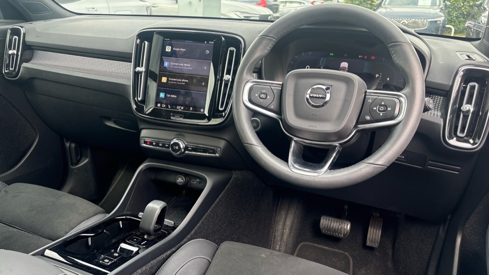 Volvo XC40 Ultimate, B4 Mild Hybrid, Dark White #4