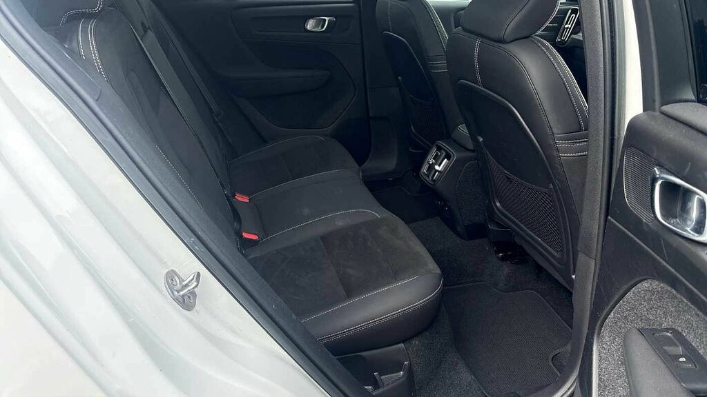 Volvo XC40 Ultimate, B4 Mild Hybrid, Dark White #6