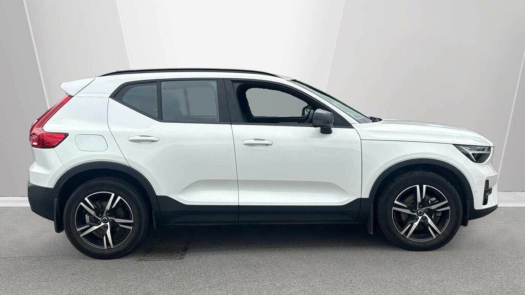 Volvo XC40 Plus, B3 Mild Hybrid, Dark White #3