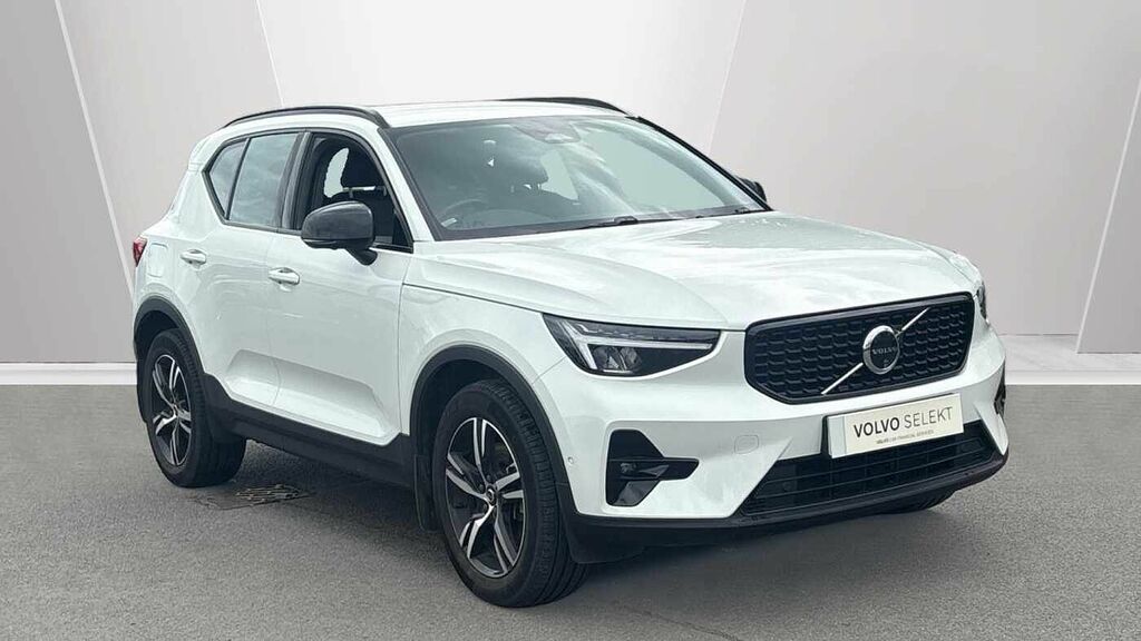 Volvo XC40 Plus, B3 Mild Hybrid, Dark White