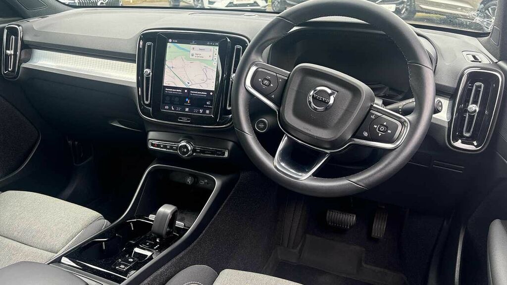 Volvo XC40 Plus, B3 Mild Hybrid, Dark White #4