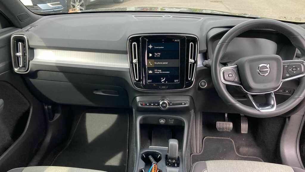 Volvo XC40 Recharge Core, T4 Plug-in Hybrid, Black #5