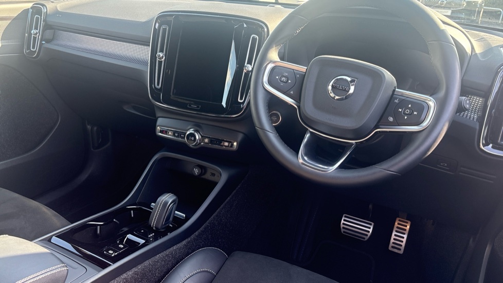 Volvo XC40 R-design, B4 Mild Hybrid Black #4