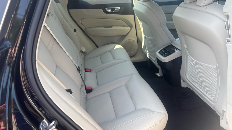 Volvo XC60 Plus, B5 Awd Mild Hybrid, Dark Black #6