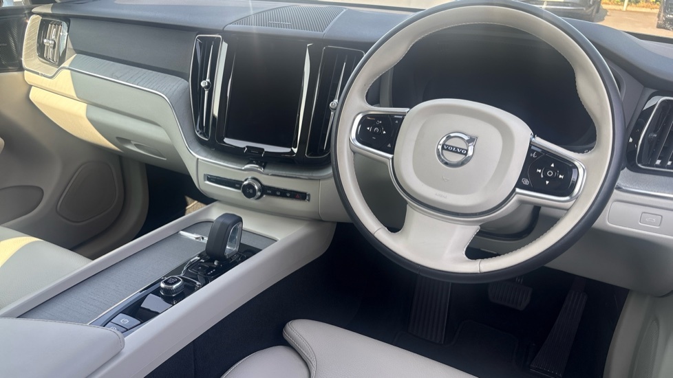 Volvo XC60 Plus, B5 Awd Mild Hybrid, Dark Black #4