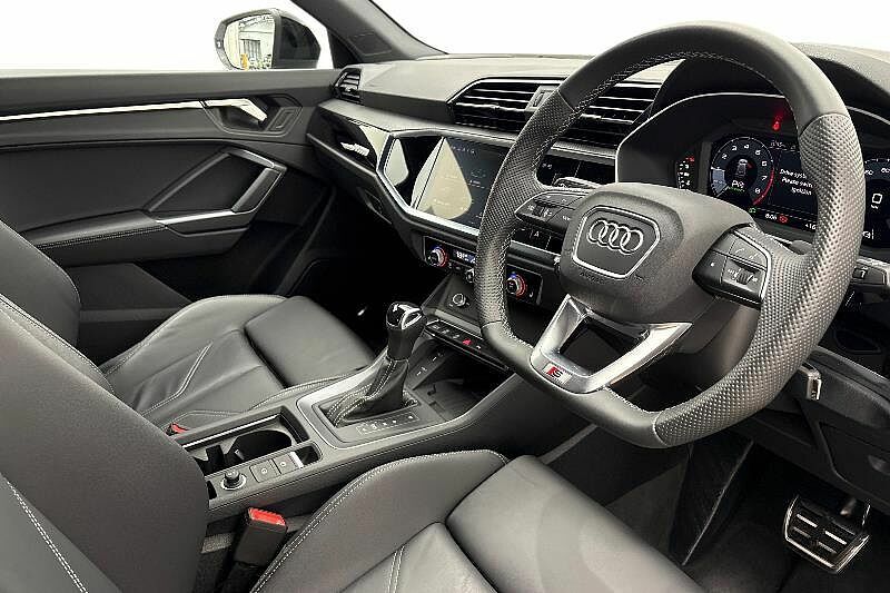 Audi Q3 Black Edition 35 Tfsi 150 Ps S Tronic KJ25CLN White #6