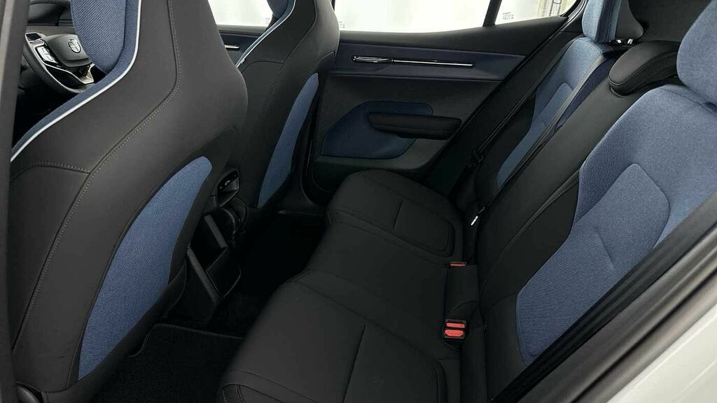 Volvo EX30 Plus, Single Motor Extended Range, Grey #13