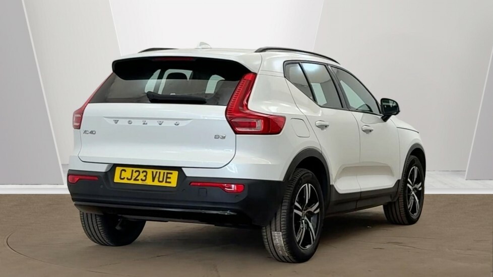 Volvo XC40 Plus, B3 Mild Hybrid, Dark White #3