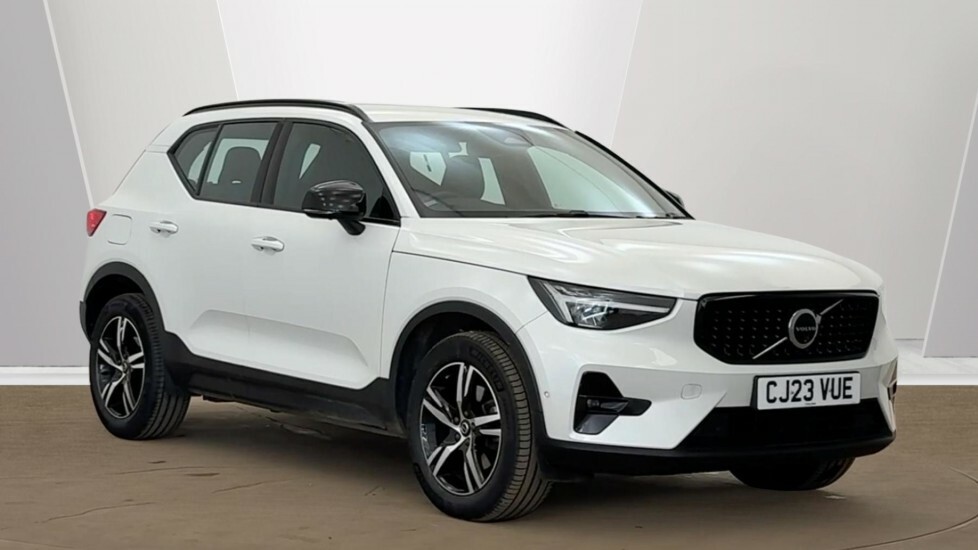 Volvo XC40 Plus, B3 Mild Hybrid, Dark White
