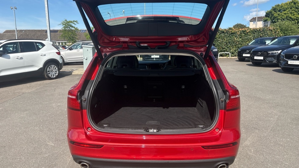 Volvo V60 2.0 D3 150 R Design Plus Black #13