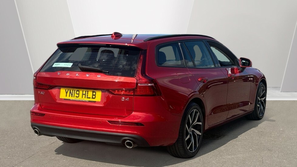 Volvo V60 D4 Momentum Plus Red #2