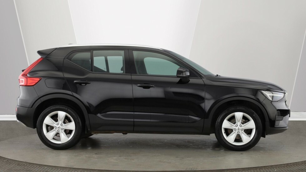 Volvo XC40 Core, B3 Mild Hybrid, Black #3