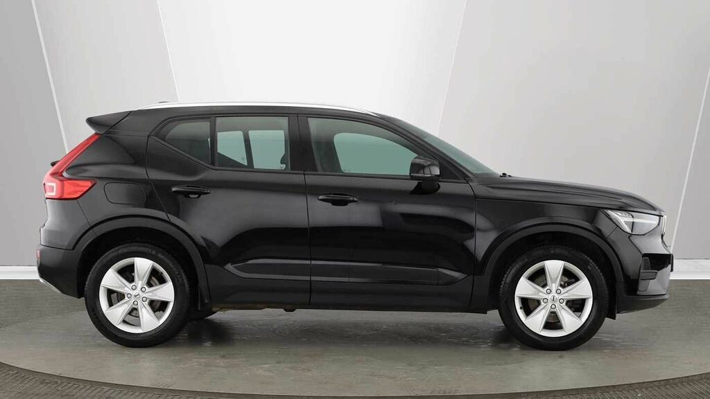 Volvo XC40 Core, B3 Mild Hybrid, Black #4