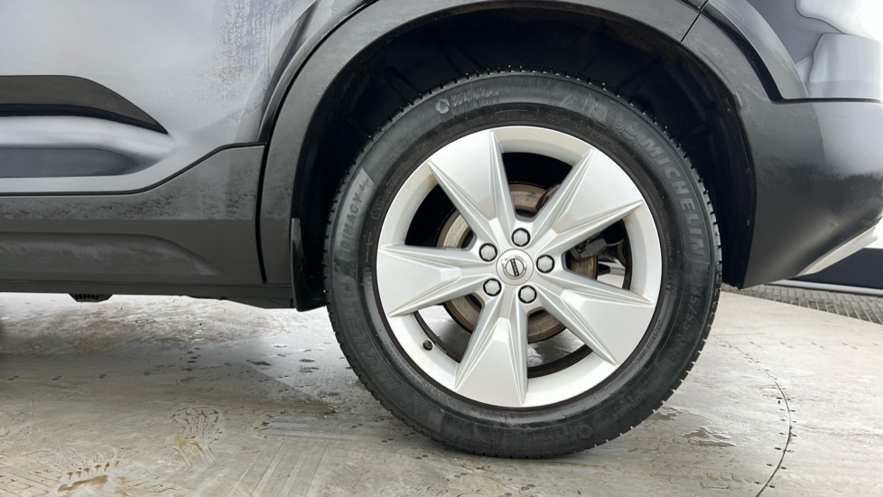 Volvo XC40 Core, B3 Mild Hybrid, Black #4