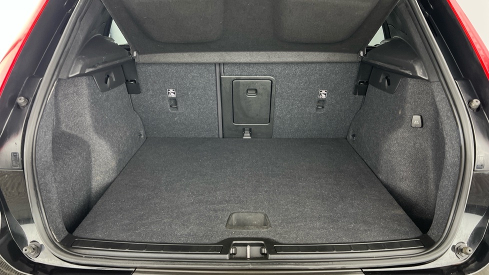 Volvo XC40 Core, B3 Mild Hybrid, Black #5