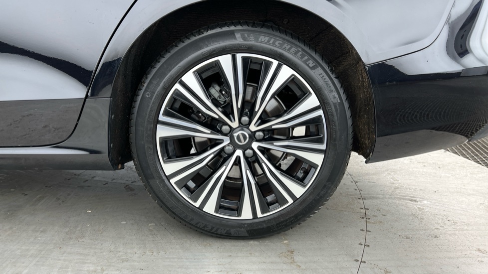 Volvo V60 Core, B3 Mild Hybrid, Black #4