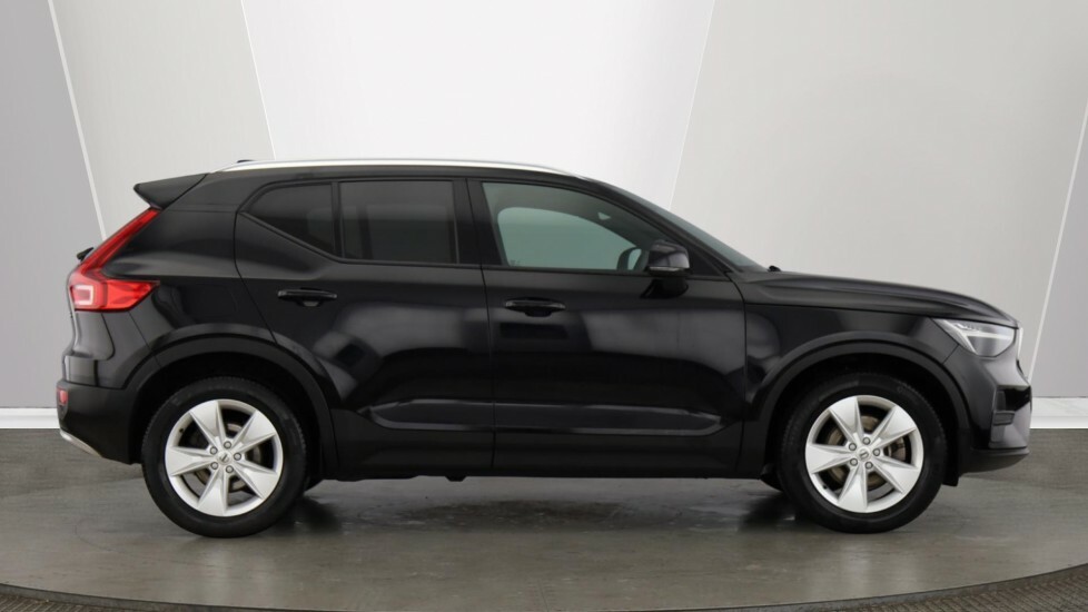 Volvo XC40 Core, B3 Mild Hybrid, Black #4