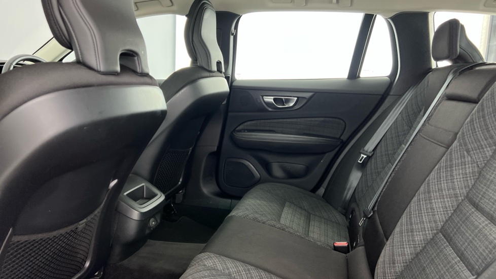 Volvo V60 2.0 B3p Plus Dark 7 Speed Grey #14