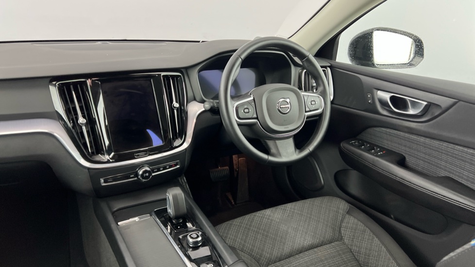 Volvo V60 2.0 B3p Plus Dark 7 Speed Grey #16