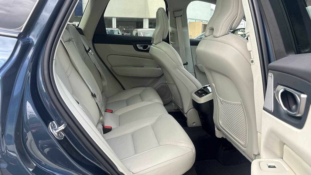 Volvo XC60 Ultimate, B5 Awd Mild Hybrid, Dark Blue #6