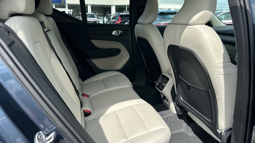Volvo XC40 Ultra, B4 Mild Hybrid, Bright Blue #6