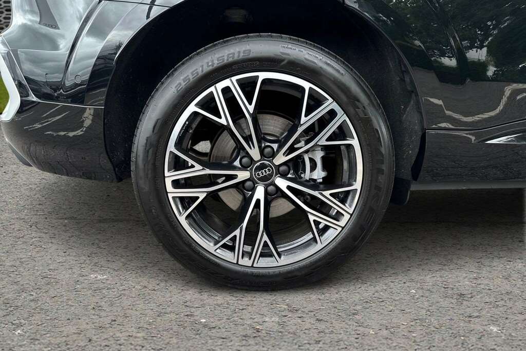 Audi Q3 1.5 E-hybrid S Line S Tronic 2025 BD75HCP Black #5