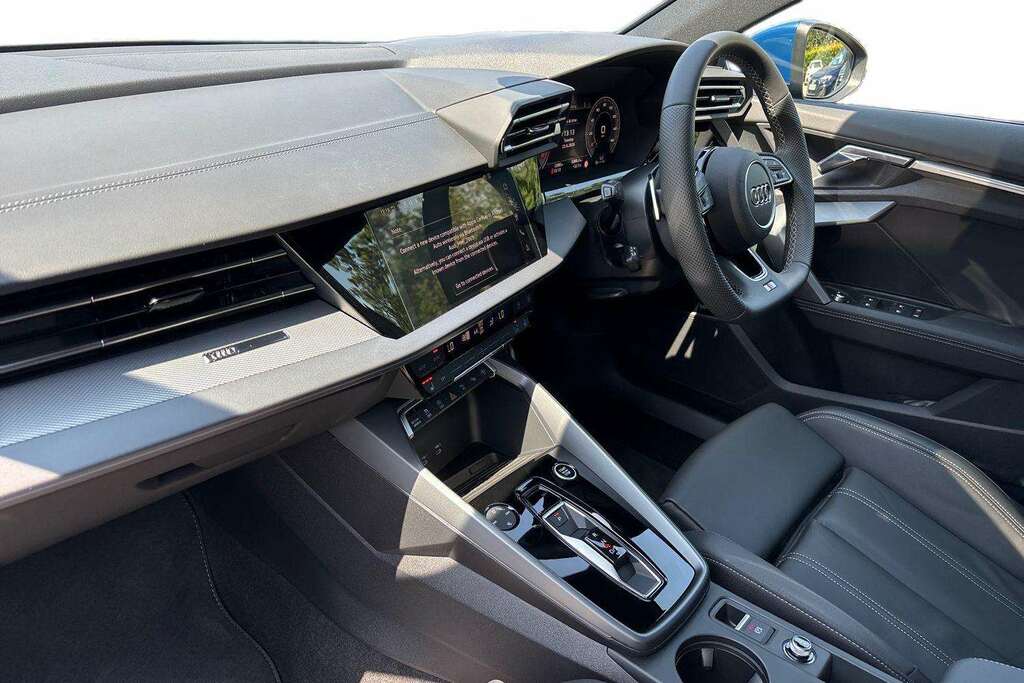 Audi A3 1.5 Tfsi 150 S Line S Tronic 2025 VN75NRJ Blue #2