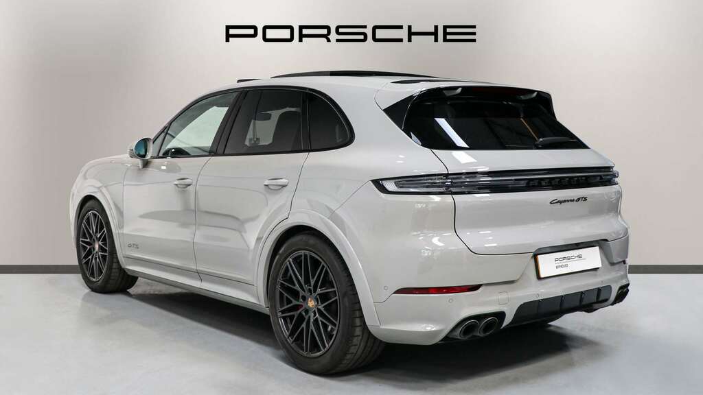 Porsche Cayenne Gts 2024 YK74FHT #4