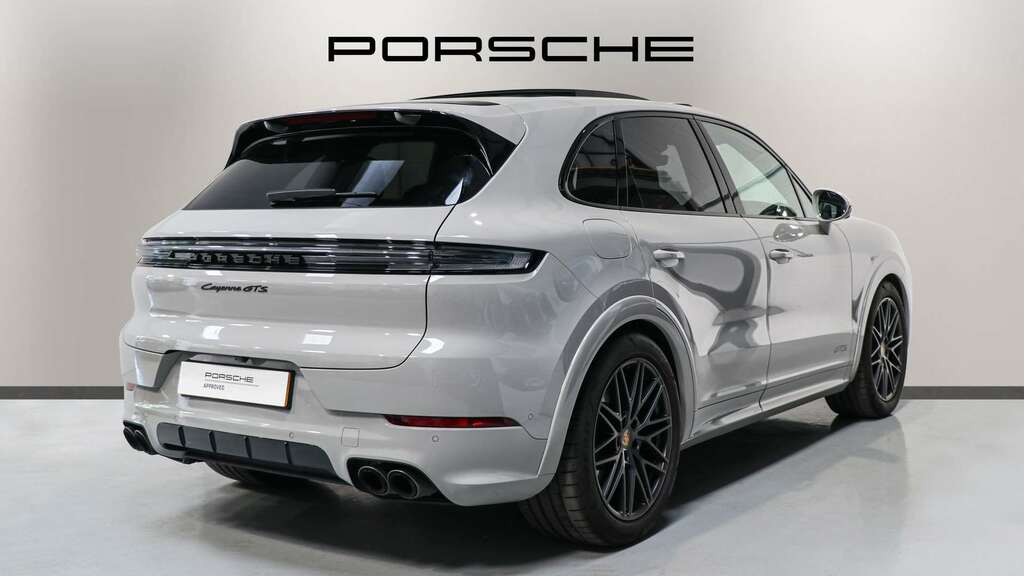 Porsche Cayenne Gts 2024 YK74FHT #3