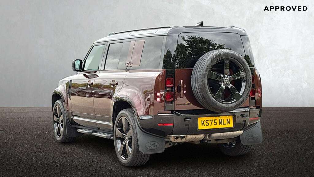 Land Rover Defender 110 3.0 D350 Sedona Edition 110 2025 KS75MLN Red #2