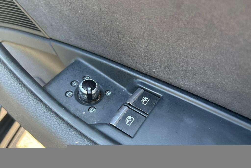 Audi A5 40 Tfsi 204 S Line S Tronic 2023 LR23YVX Black #4