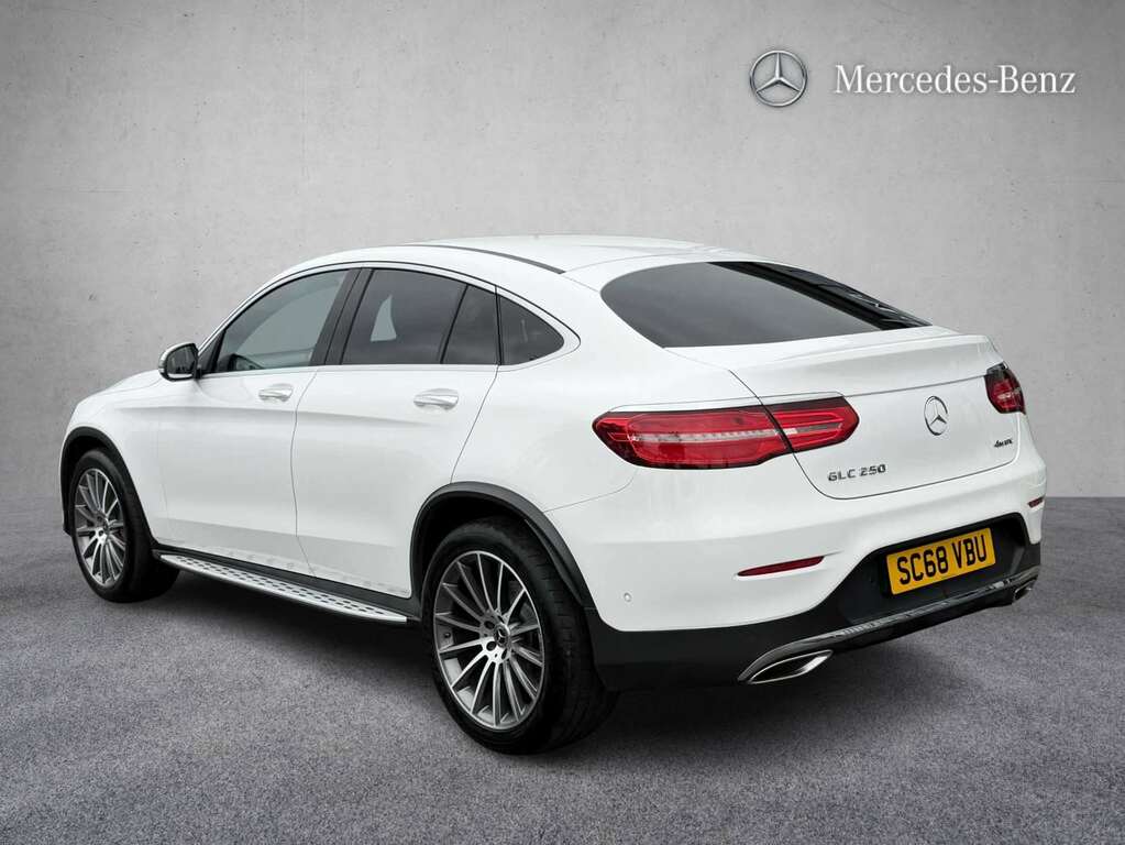 Mercedes-Benz GLC Class Glc 250 4Matic Amg Line Premium 9G-tronic 2018 SC68VBU White #3
