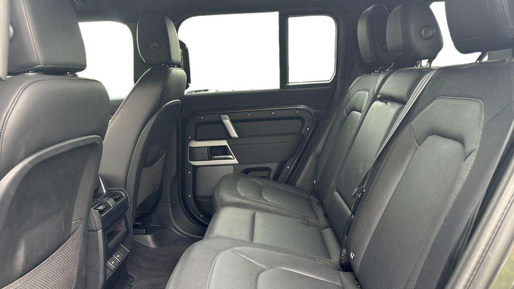 Land Rover Defender 110 2.0 P400e X-dynamic Se 110 2023 KN23UGM Grey #4