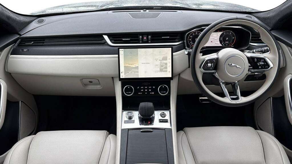 Jaguar F-Pace 2.0 D200 R-dynamic Hse Black Awd 2023 FJ73YHV Grey #5