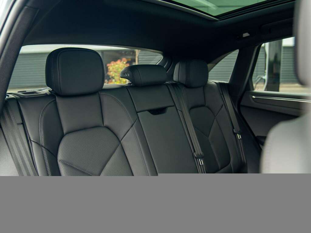 Porsche Macan 2.0 2026 Silver