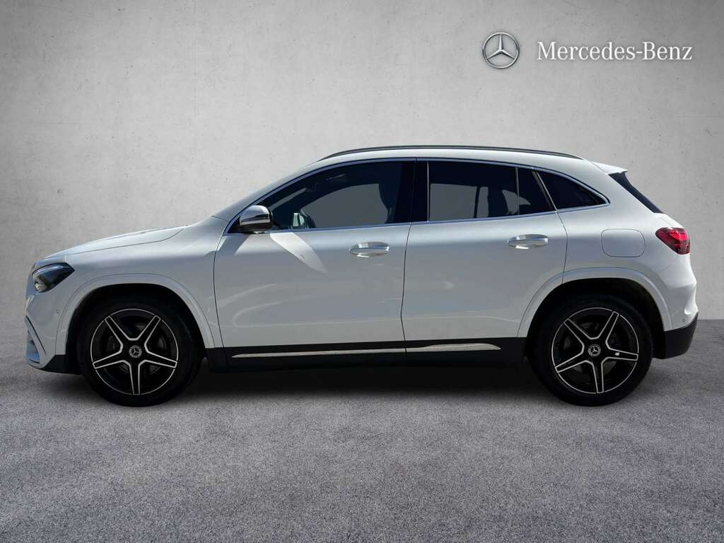 Mercedes-Benz GLA Class 220D 4Matic Amg Line Executive 2025 KP75LGX White #3