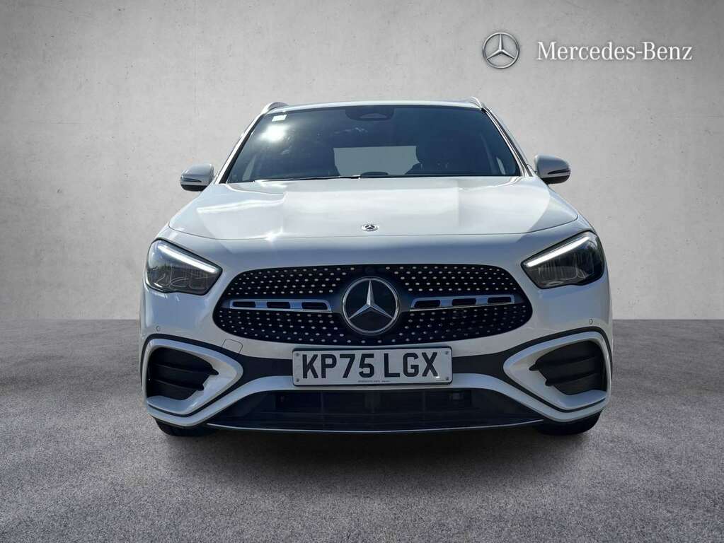 Mercedes-Benz GLA Class 220D 4Matic Amg Line Executive 2025 KP75LGX White #5