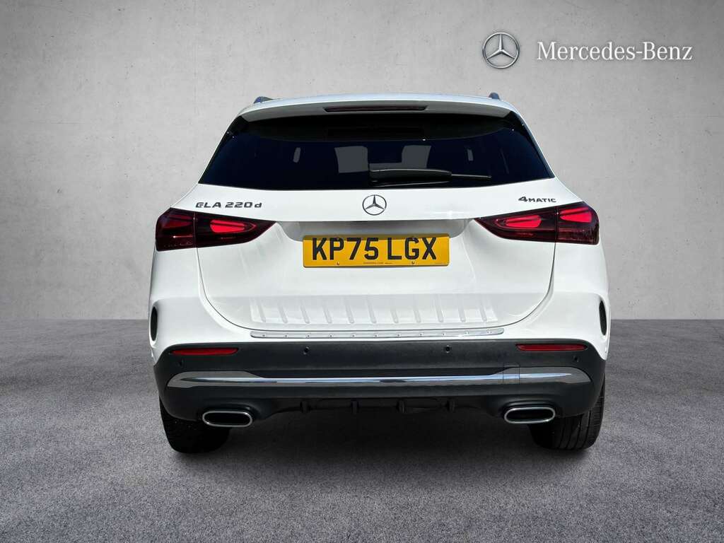 Mercedes-Benz GLA Class 220D 4Matic Amg Line Executive 2025 KP75LGX White #6