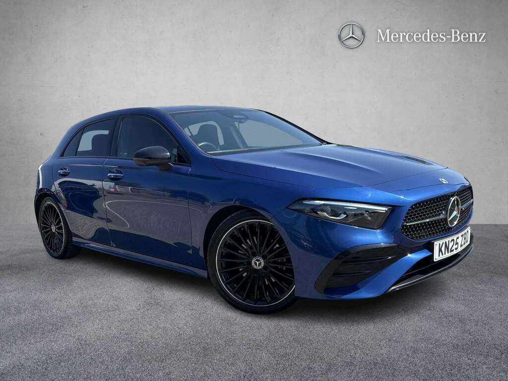 Mercedes-Benz A Class A180 Amg Line Premium Plus 2025 Blue