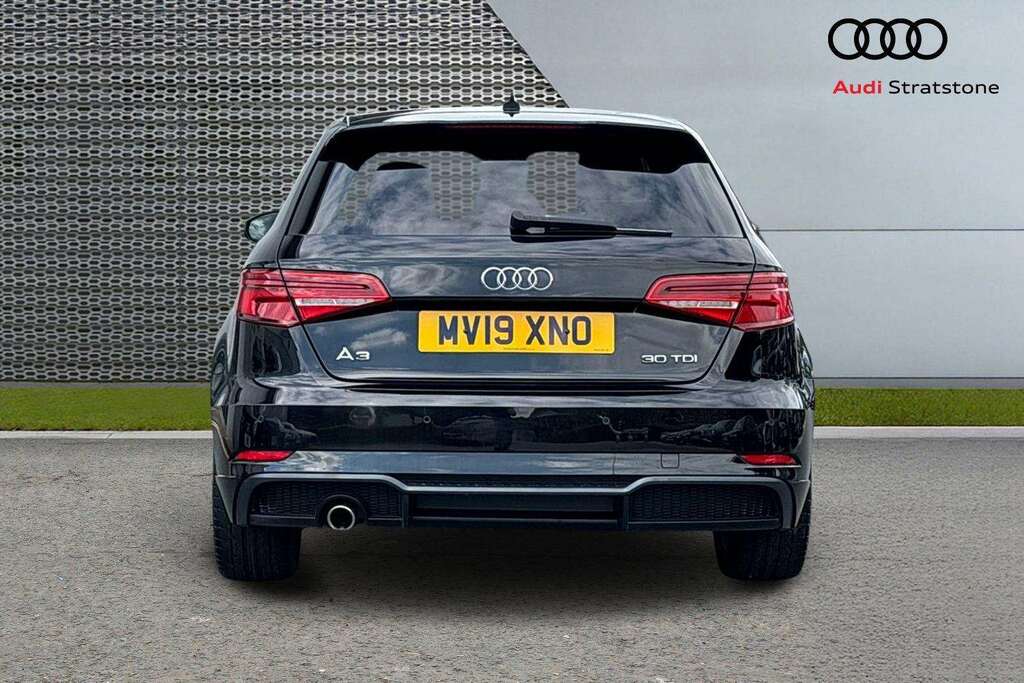 Audi A3 30 Tdi 116 Black Edition 2019 Black #2