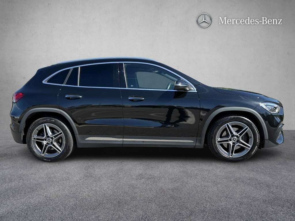 Mercedes-Benz GLA Class 220D 4Matic Amg Line Premium Plus 2021 VX71KZO Black #4