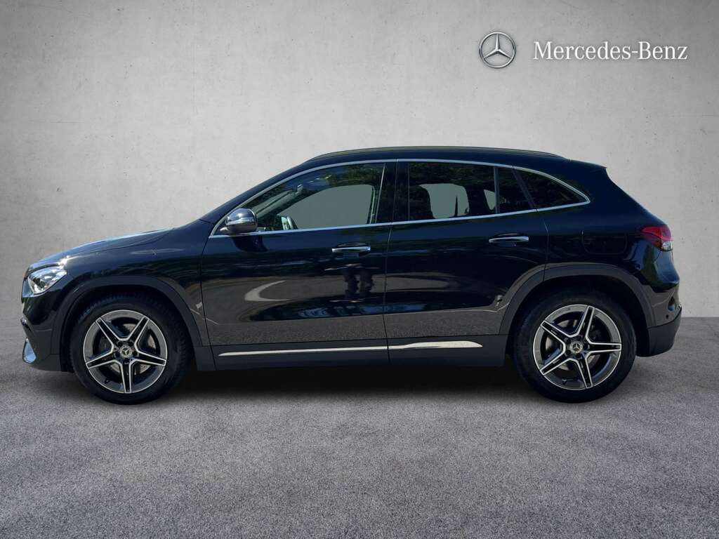 Mercedes-Benz GLA Class 220D 4Matic Amg Line Premium Plus 2021 VX71KZO Black #3