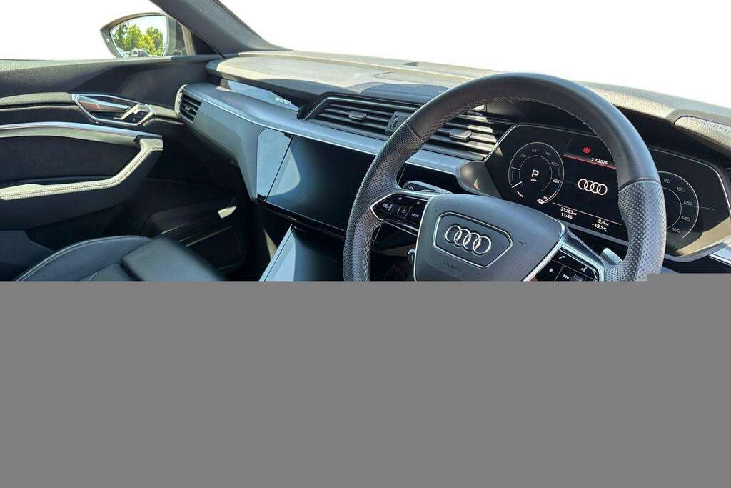 Audi Q8 e tron 300Kw 55 Quattro 114Kwh S Line Tech 202 VE24MRX Black #4